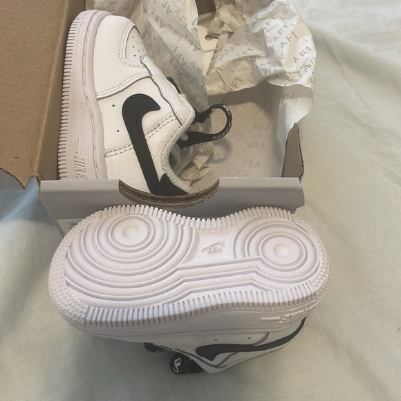Nike Forces 1 Toggle size 2c - Picture 2 of 4